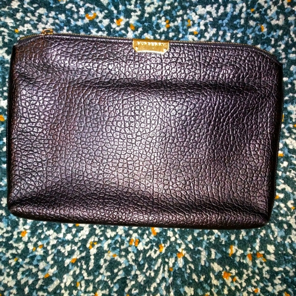 Laptop case - Picture 1 of 2